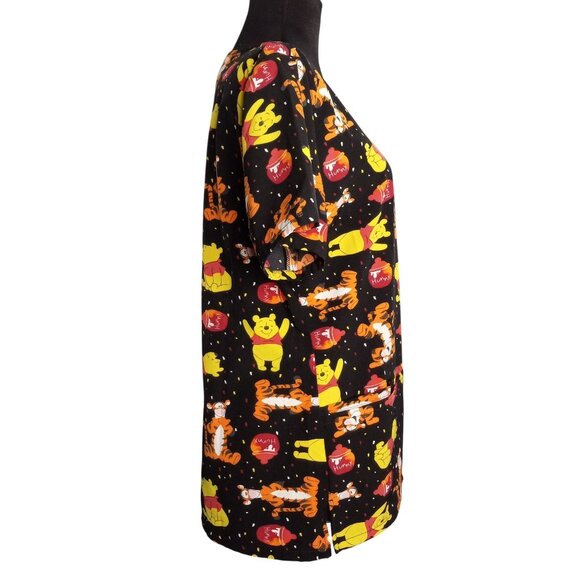 Disney Size M Womens Scrubs Scrub Top Winnie The Pooh Tigger Hunny Pot - Picture 5 of 9
